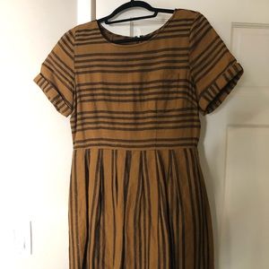 Above the knee striped cloth dress